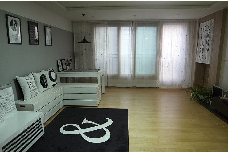 self interior (before & after) , DAISY STYLE DAISY STYLE Salas de estilo moderno