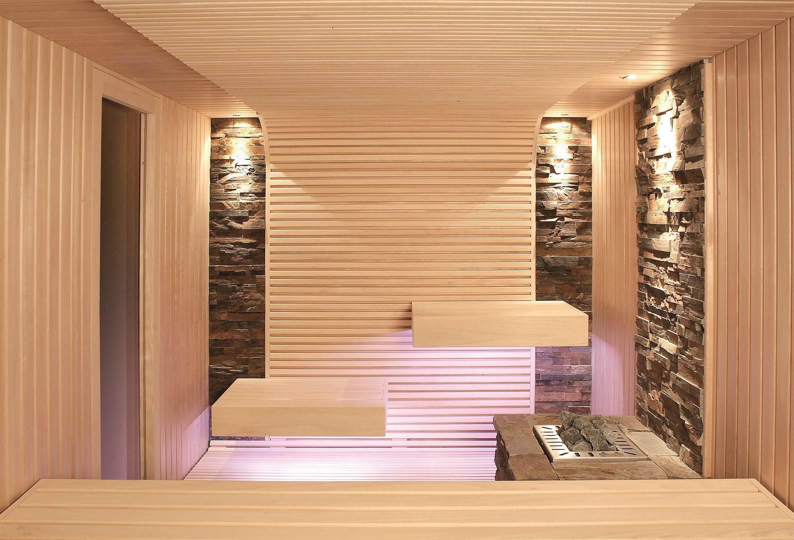 Hochwertige Sauna mit schwebend wirkenden Liegen, Erdmann Exklusive Saunen Erdmann Exklusive Saunen Spa moderno Madeira Acabamento em madeira
