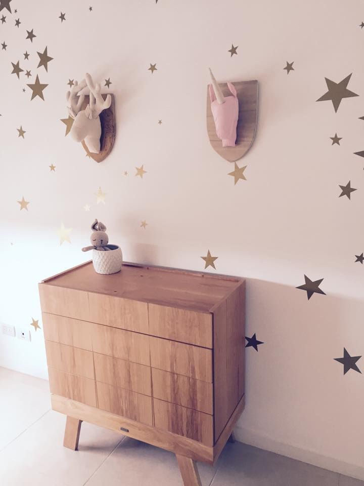 Vinilo decorativo infantil con estrellas doradas, Quiero Mi Vinilo Quiero Mi Vinilo Quartos de criança minimalistas Acessórios e Decoração