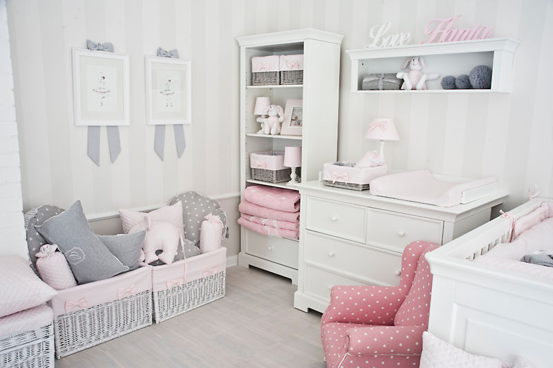 Design for a baby girl age 0-3. Caramella Commercial spaces Gỗ-nhựa composite Khu Thương mại