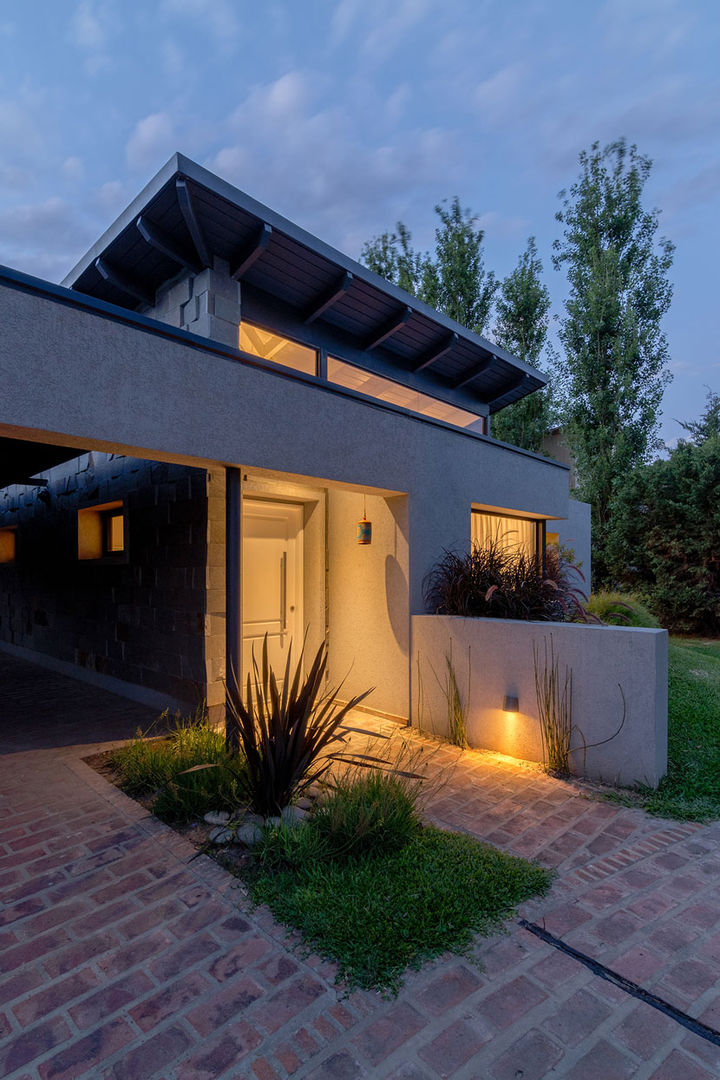Casa El Paso I, ARRILLAGA&PAROLA ARRILLAGA&PAROLA 現代房屋設計點子、靈感 & 圖片