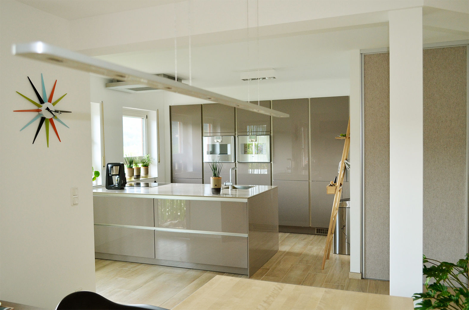 Umbau 90er Jahre Wohnhaus, HONEYandSPICE innenarchitektur + design HONEYandSPICE innenarchitektur + design Modern kitchen