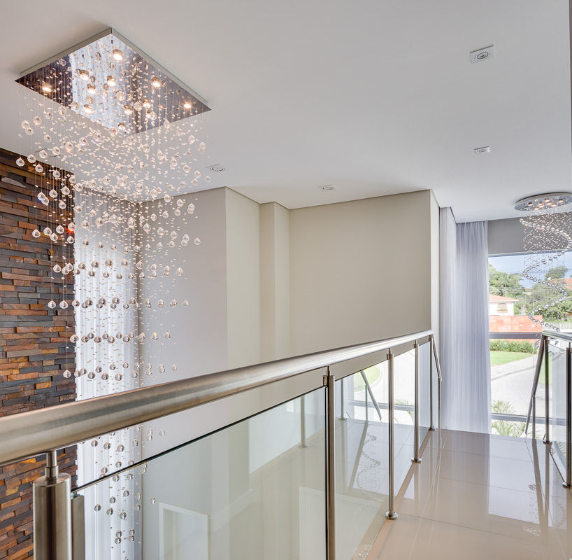 RJR, Angelica Pecego Arquitetura Angelica Pecego Arquitetura Modern corridor, hallway & stairs