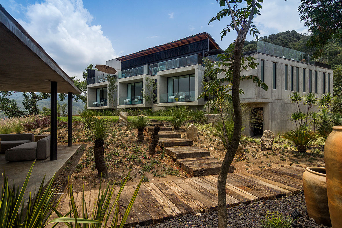 CASA RR, BURO ARQUITECTURA BURO ARQUITECTURA Casas modernas Concreto reforzado Gris