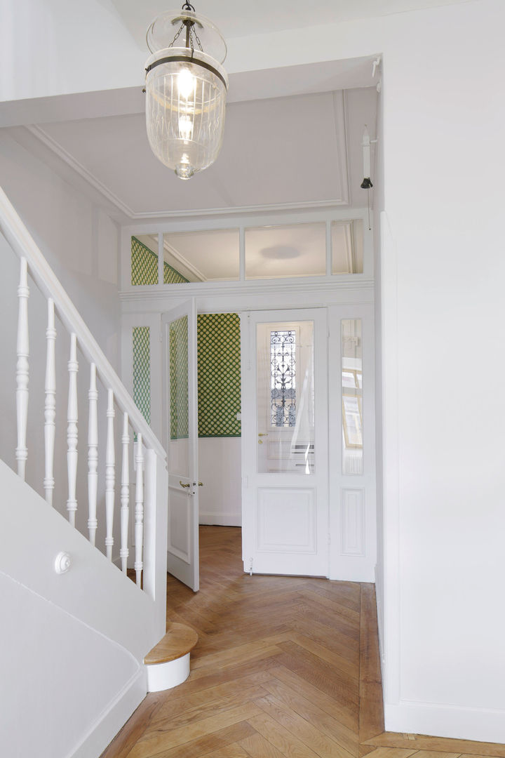 Um- und Ausbau eines Wohngebäudes von 1892, Basel, Forsberg Architekten AG Forsberg Architekten AG Modern Corridor, Hallway and Staircase