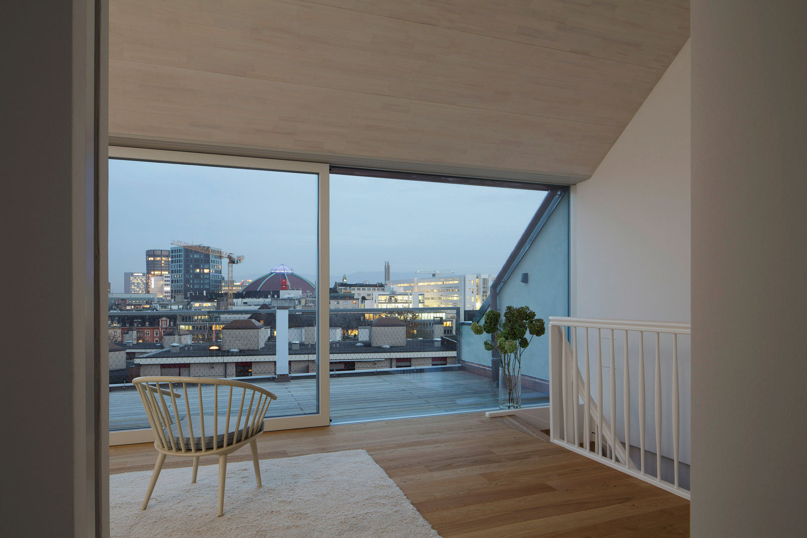 Um- und Ausbau eines Wohngebäudes von 1892, Basel, Forsberg Architekten AG Forsberg Architekten AG Modern living room