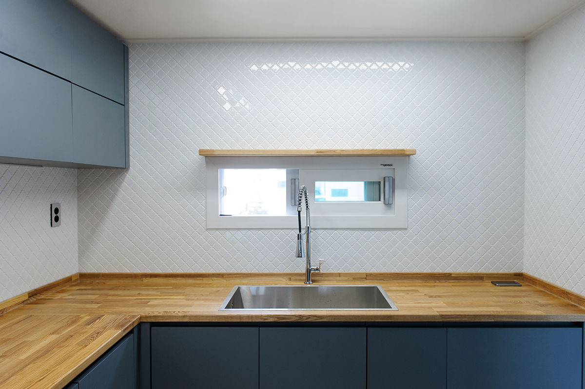 Kitchen products _ minimal style , 목소리 목소리 Dapur Minimalis Kayu Wood effect Sinks & taps