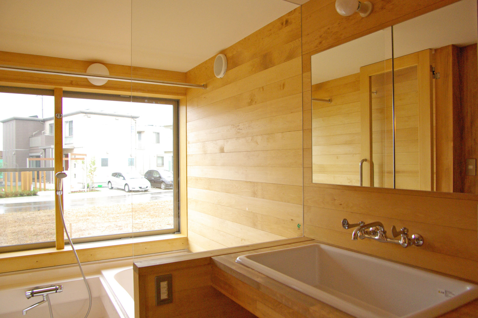 ​簡素居 ～つくばみらい市～, 環境創作室杉 環境創作室杉 Minimalist style bathroom Solid Wood Multicolored