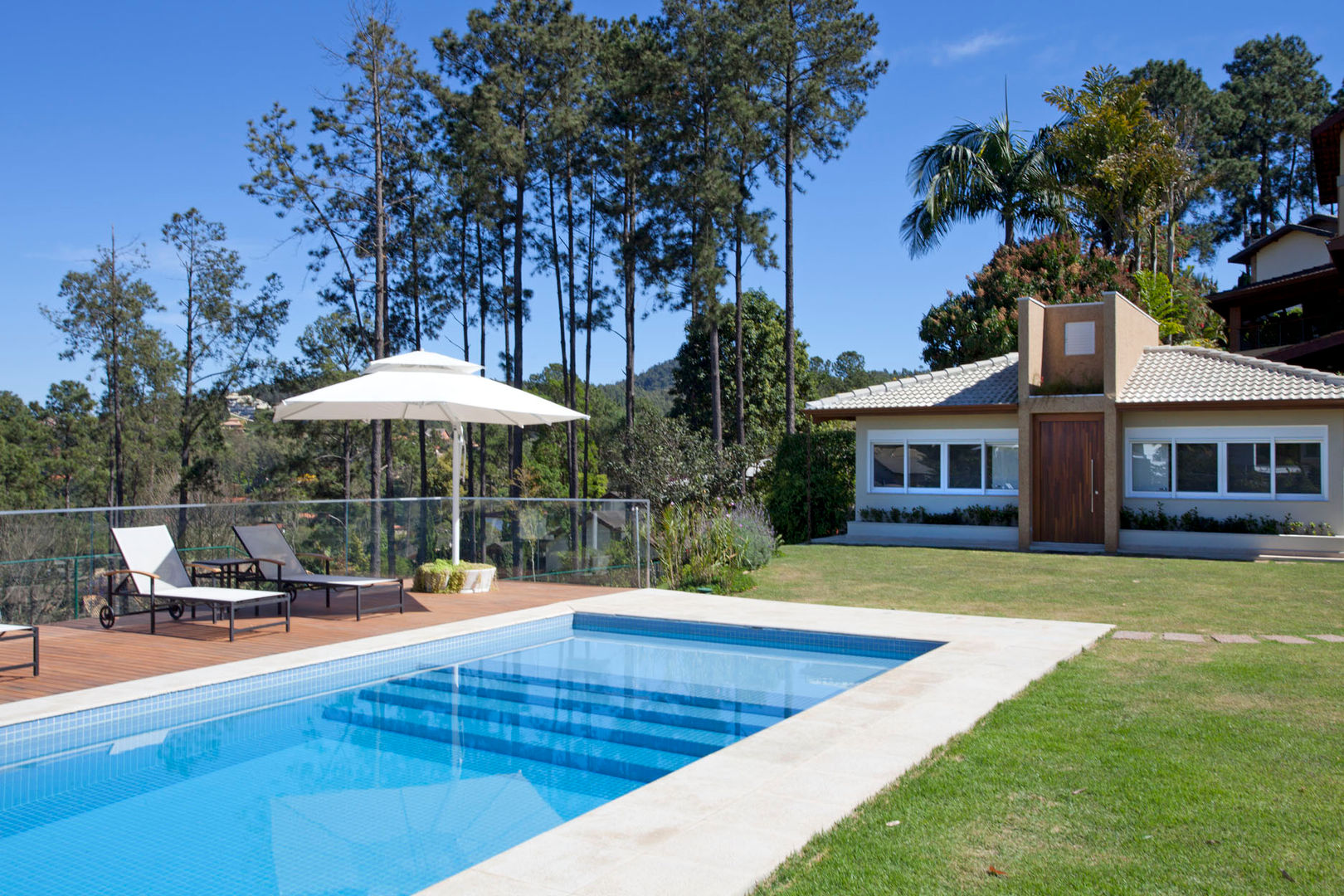 Projeto Atibaia - SP, Samy & Ricky Arquitetura Samy & Ricky Arquitetura Moderne Pools