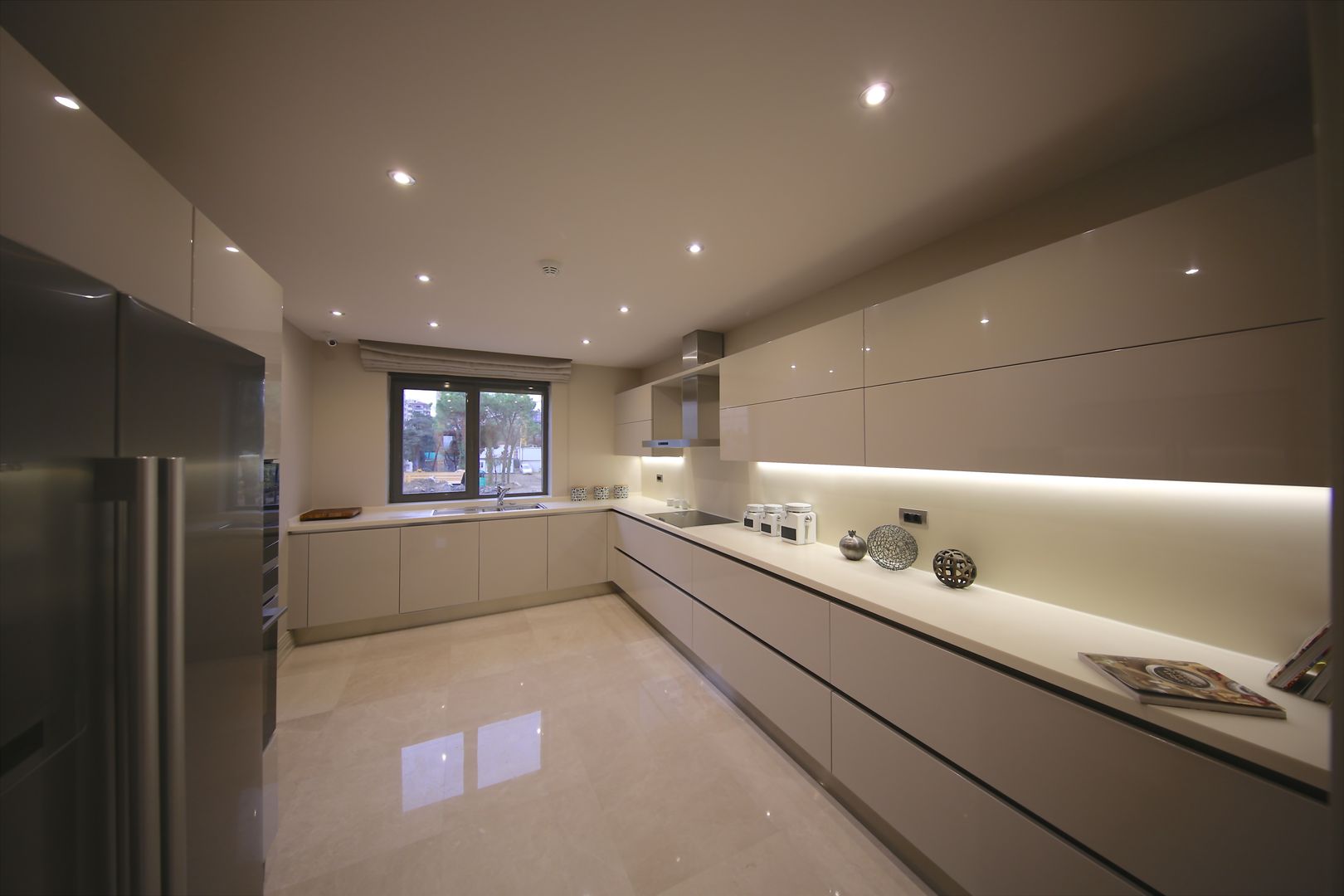 TEKNİK YAPI ÖRNEK DAİRE, Kerim Çarmıklı İç Mimarlık Kerim Çarmıklı İç Mimarlık Modern kitchen