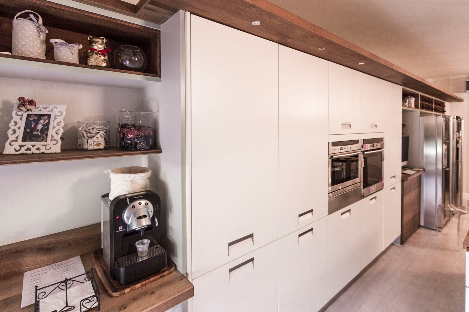 Appartamento Residenziale - Monza - 2013, Galleria del Vento Galleria del Vento Kitchen Solid Wood Multicolored Storage