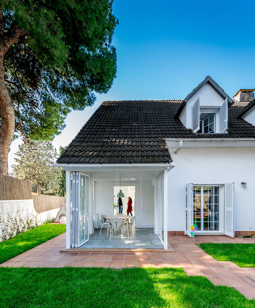 Tiana House, 08023 Architects 08023 Architects Maisons modernes