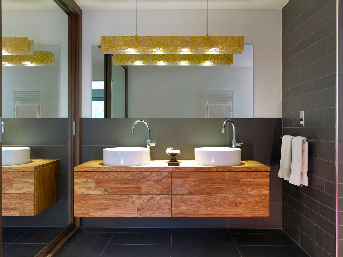 Bathroom Baufritz (UK) Ltd. Phòng tắm phong cách hiện đại