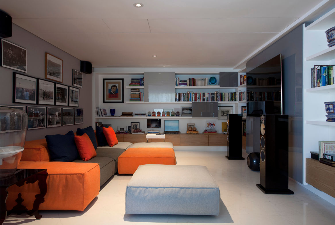 Loft Itaim, Toninho Noronha Arquitetura Toninho Noronha Arquitetura 視聽室