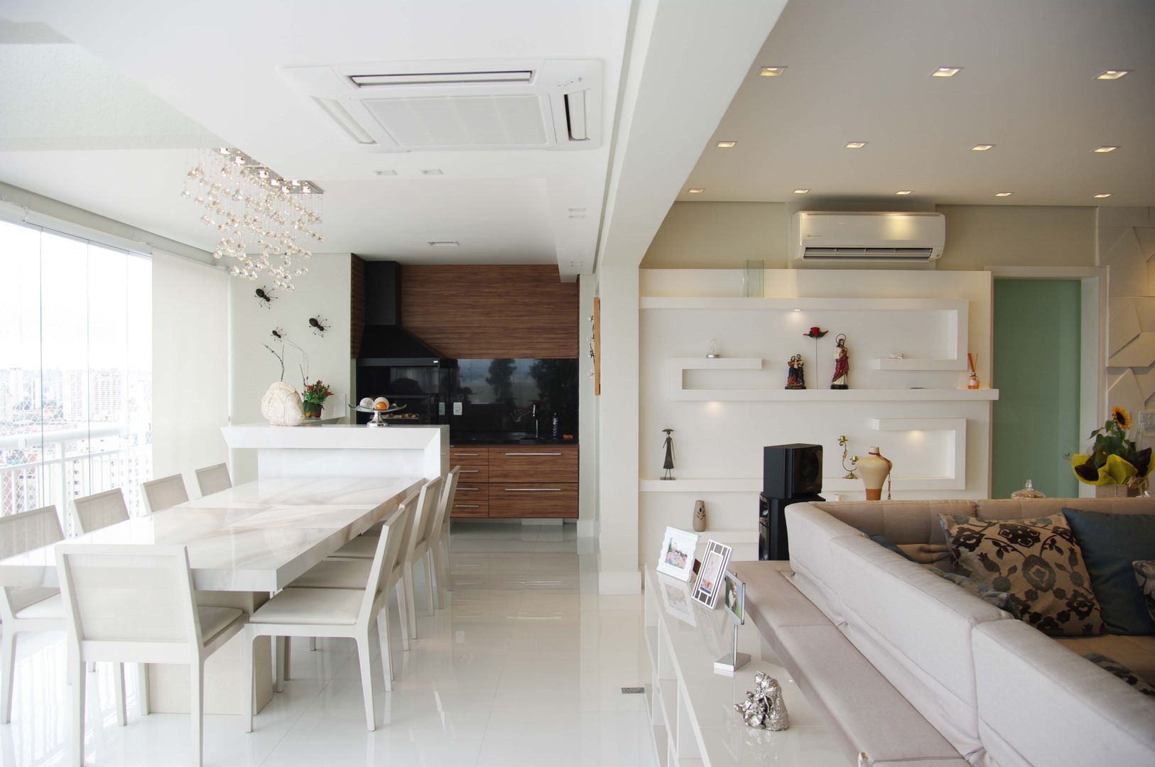 Porcelanato em tudo é tudo!, Juliana Matos Arquitetura e Interiores Juliana Matos Arquitetura e Interiores ห้องทานข้าว