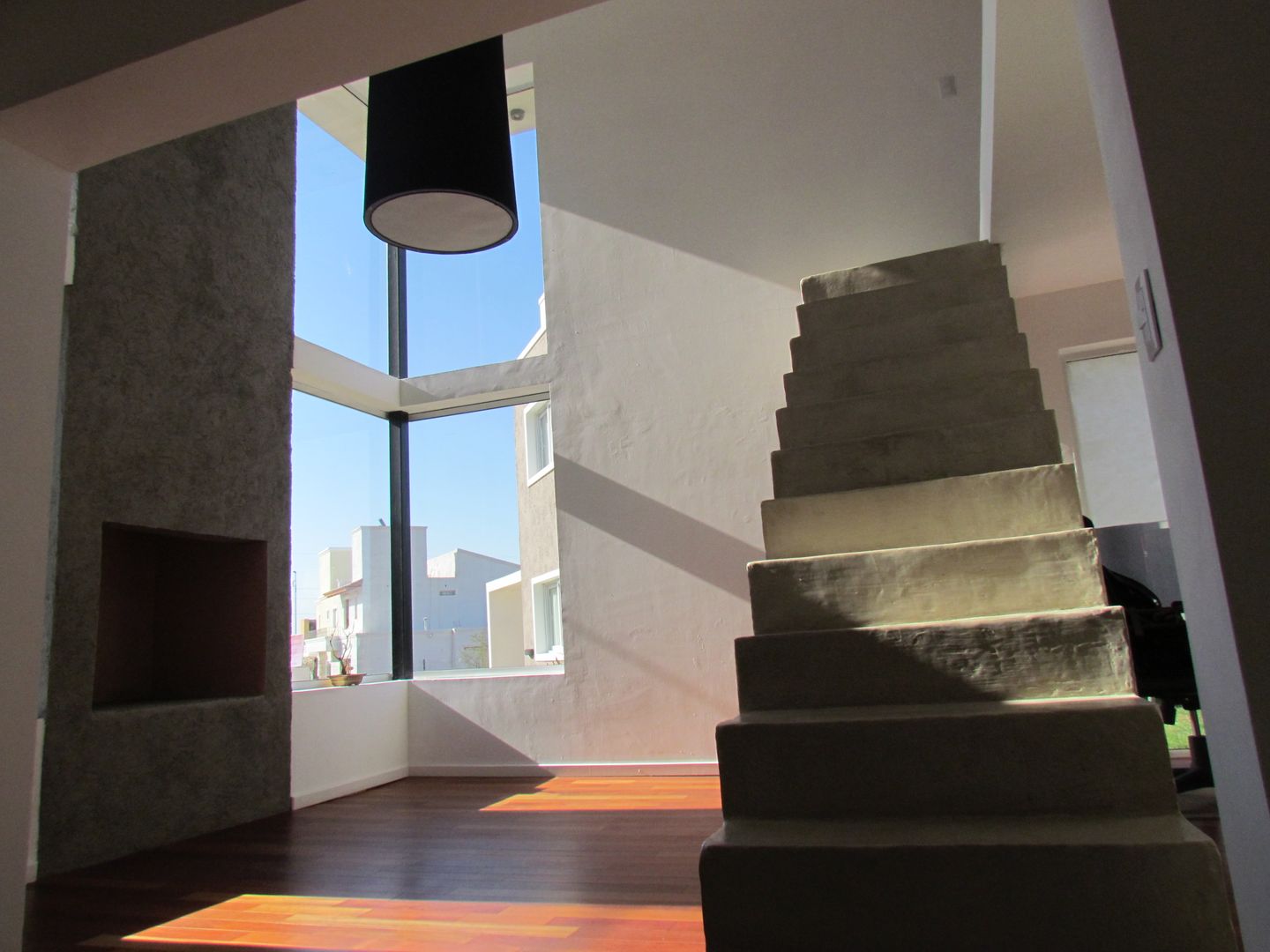 Vivienda La Estanzuela, Arquitectos Positivos Arquitectos Positivos モダンデザインの リビング