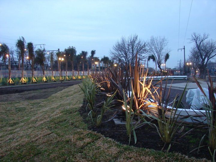 Terraplen CubiK Jardines de estilo moderno Derivados de madera Transparente