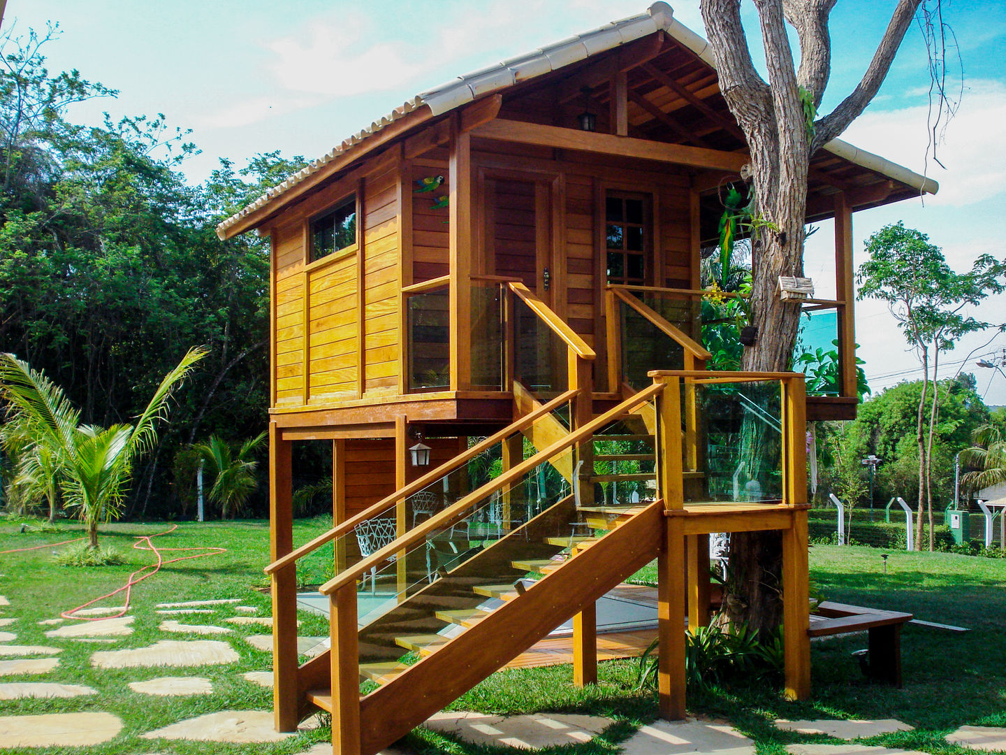 Casa de Madeira - Criança, CASA & CAMPO - Casas pré-fabricadas em madeiras CASA & CAMPO - Casas pré-fabricadas em madeiras