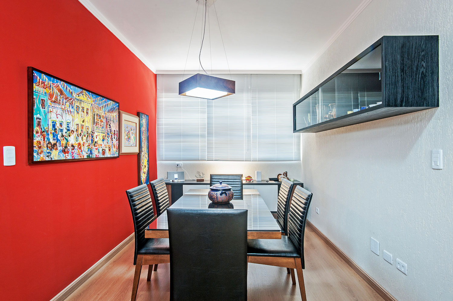 Apartamento 13, Patrícia Azoni Arquitetura + Arte & Design Patrícia Azoni Arquitetura + Arte & Design トロピカルデザインの ダイニング