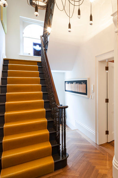 Hallway stairs Studio 29 Architects ltd 모던스타일 복도, 현관 & 계단