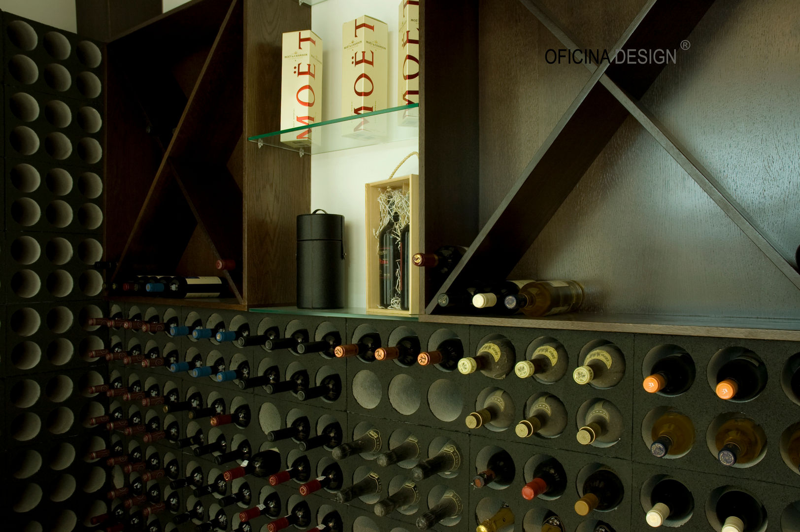 Casa - Freedom, Oficina Design Oficina Design Minimalist wine cellar