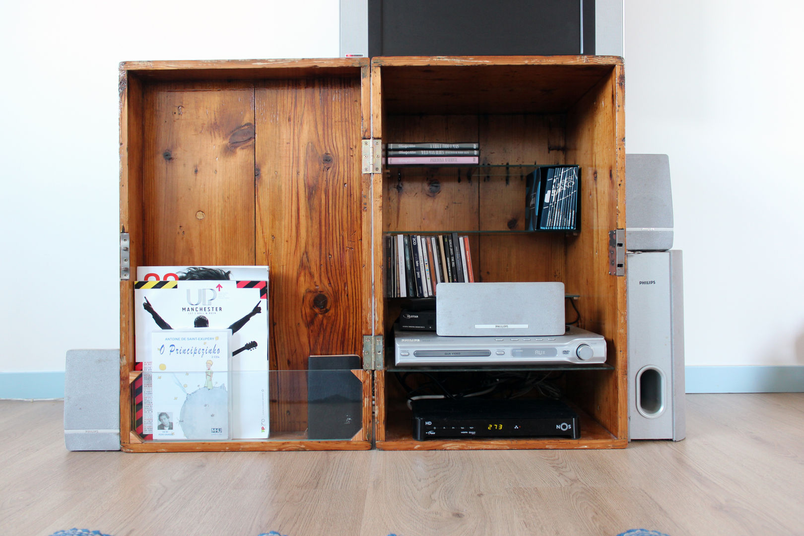 baúteca, crónicas do habitar crónicas do habitar Living room TV stands & cabinets