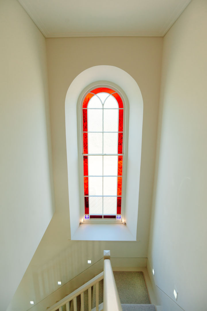Hallway window Perfect Stays Puertas y ventanas de estilo moderno Ventanas