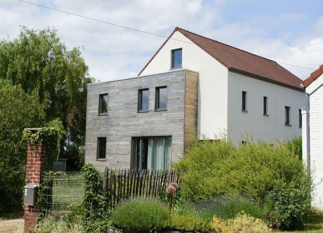 Transformation d'une habitation à Court-Saint-Etienne, Bureau d'Architectes Desmedt Purnelle Bureau d'Architectes Desmedt Purnelle Nowoczesne domy Drewno O efekcie drewna