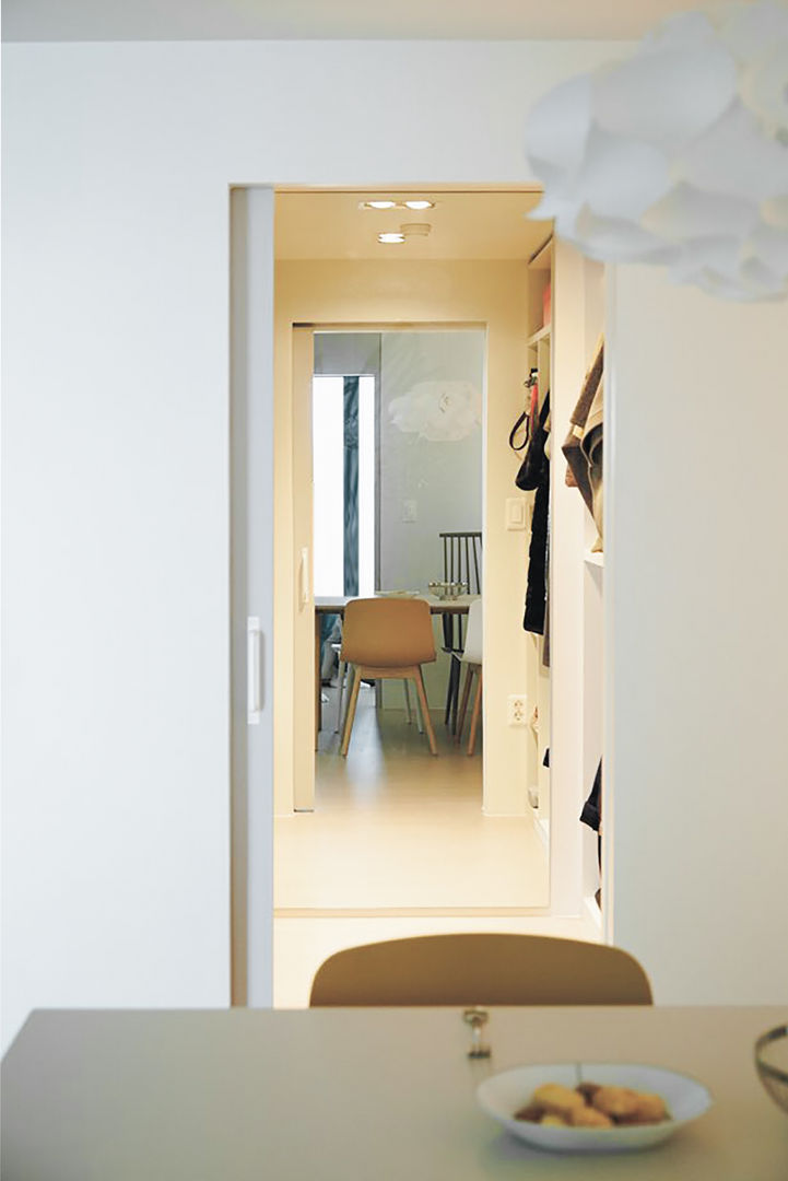 압구정 한양아파트, 샐러드보울 디자인 스튜디오 샐러드보울 디자인 스튜디오 Scandinavian style corridor, hallway& stairs