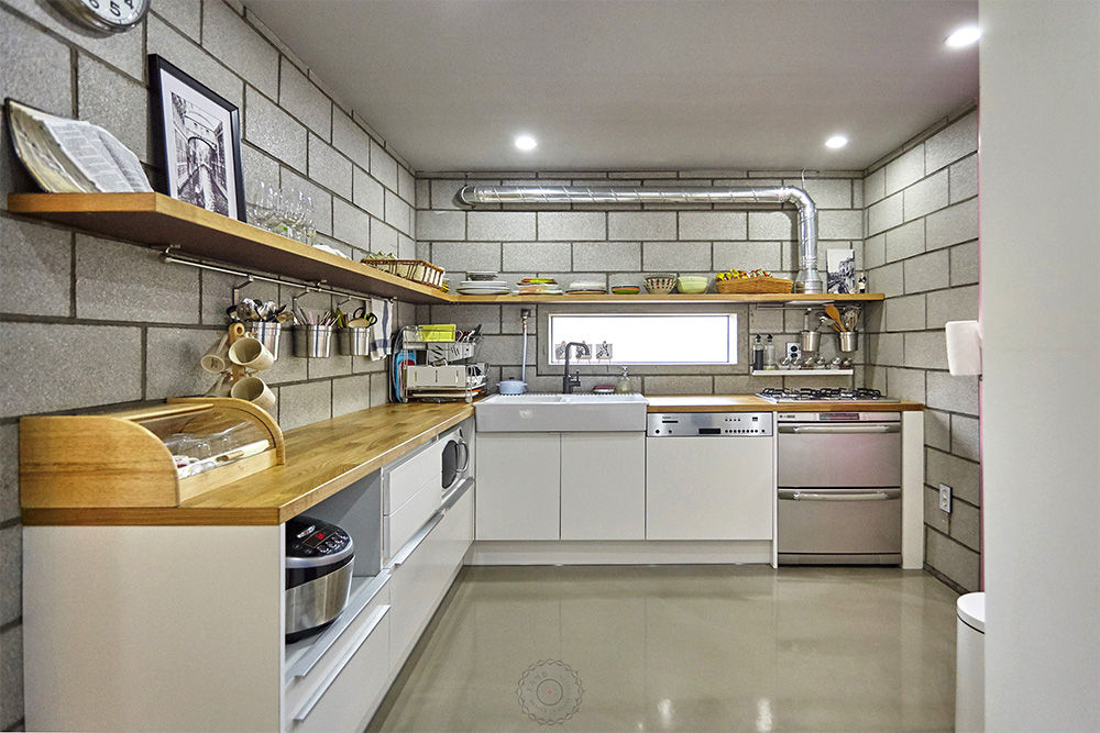 homify Industrial style kitchen MDF