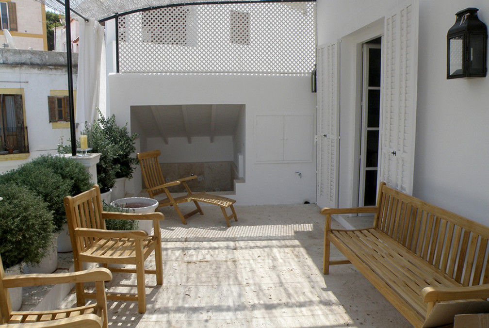 Casa Dalt Vila, r.ex construcciones y reformas integrales sl r.ex construcciones y reformas integrales sl Moderne huizen