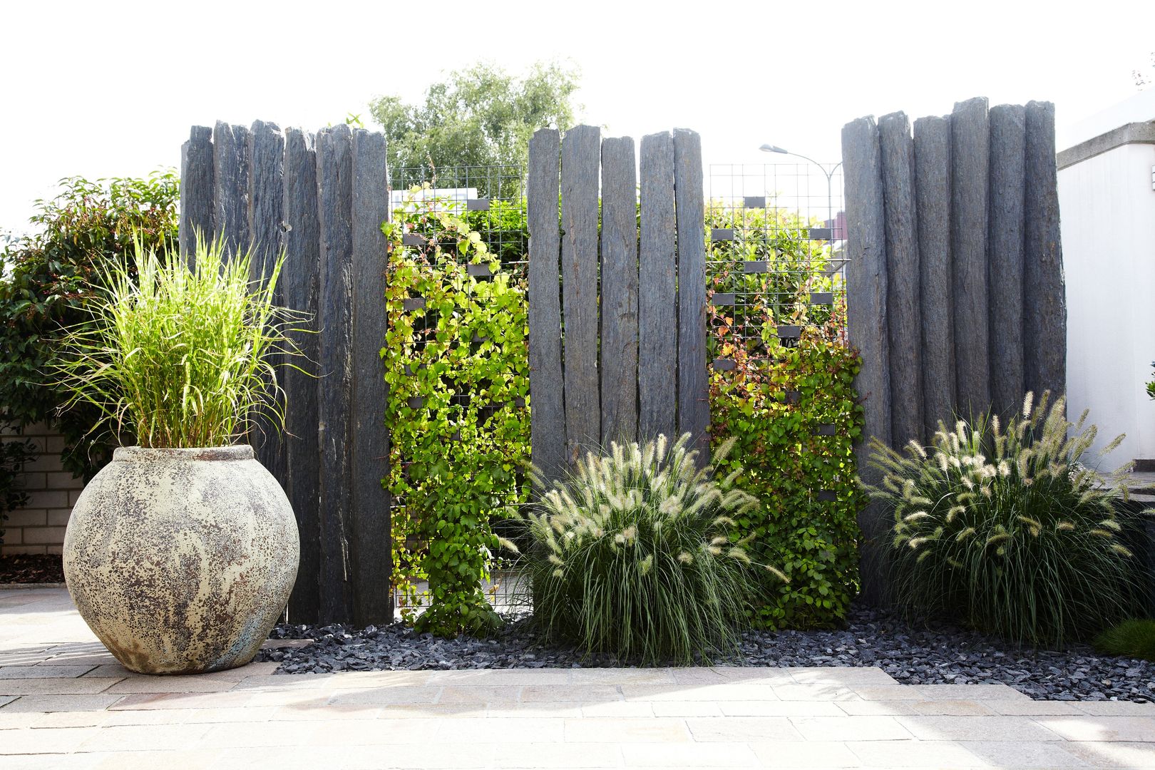 Zäune, MM NATURSTEIN GMBH MM NATURSTEIN GMBH Rustic style gardens Stone Fencing & walls