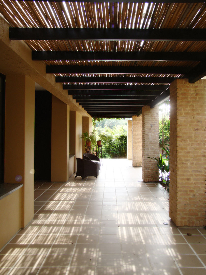 Casa de la Torre, David Macias Arquitectura & Urbanismo David Macias Arquitectura & Urbanismo Country style corridor, hallway& stairs