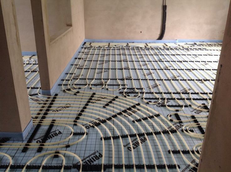 (5) Underfloor heating/ piso radiante, Dynamic444 Dynamic444 Moderne muren & vloeren