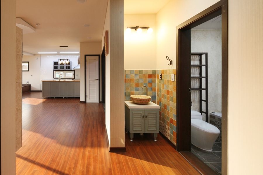 햇살품은 미니멀리즘 주택 [용인 방아리], 윤성하우징 윤성하우징 Modern bathroom