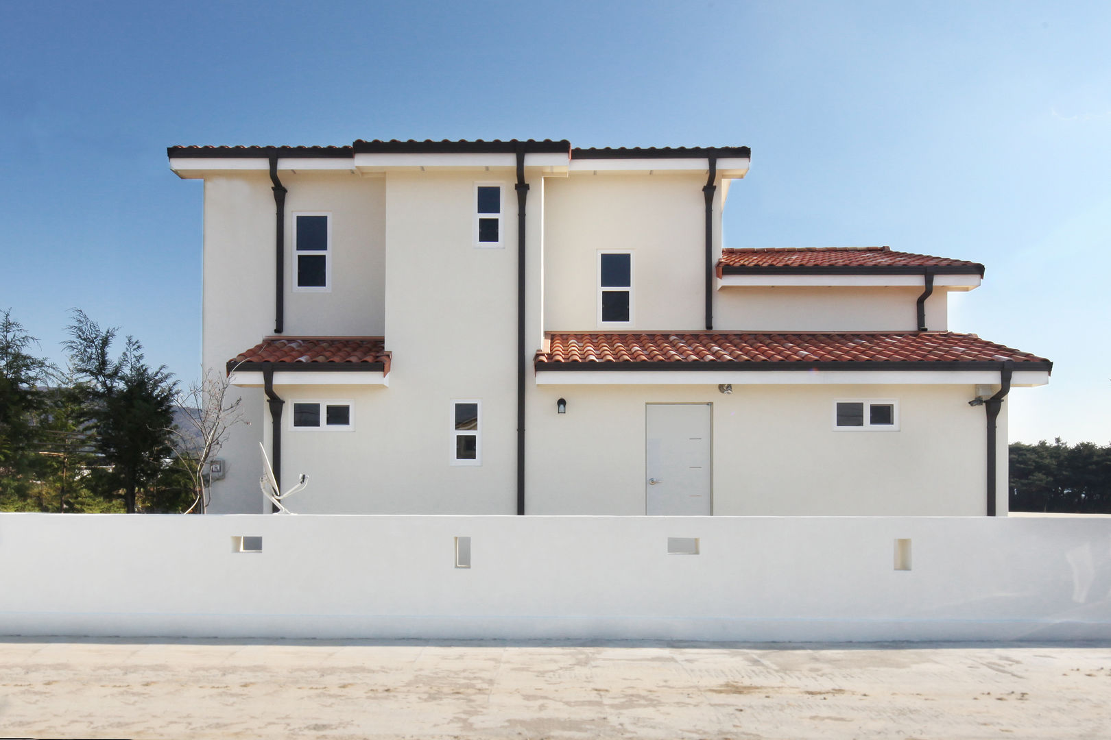 사랑스럽고 다정한 나의 보보뚜 [경주 괘릉리], 윤성하우징 윤성하우징 Mediterranean style houses