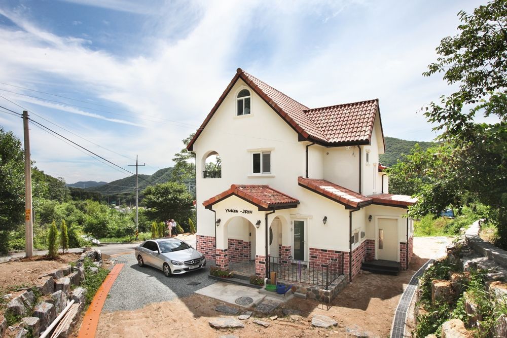 동화속 나만의 공간 [안성 미산리], 윤성하우징 윤성하우징 Mediterranean style houses