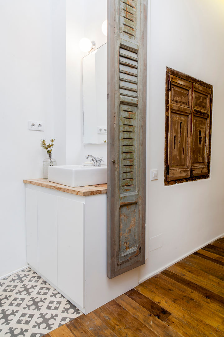 The Sibarist Rastro , The Sibarist Property & Homes The Sibarist Property & Homes Rustic style bathroom