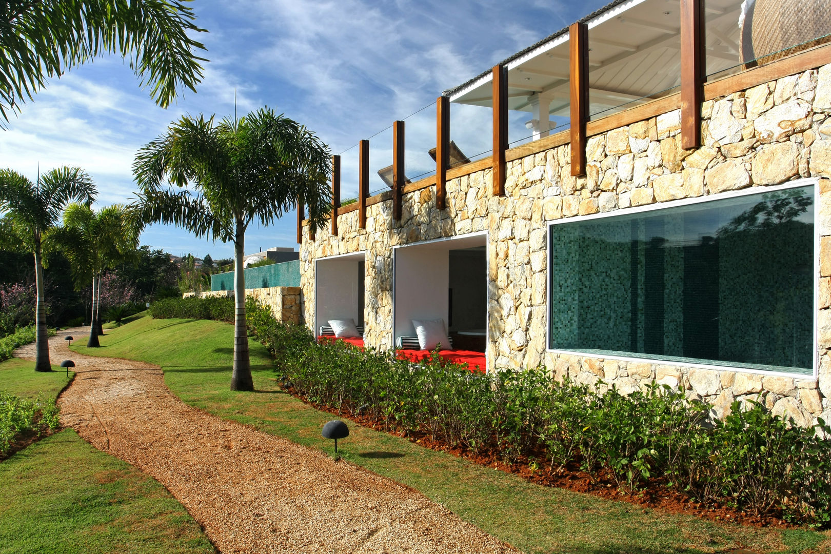 Condomínio Quinta da Baroneza - Bragança, São Paulo, Célia Orlandi por Ato em Arte Célia Orlandi por Ato em Arte Jardines rurales Plantas y flores