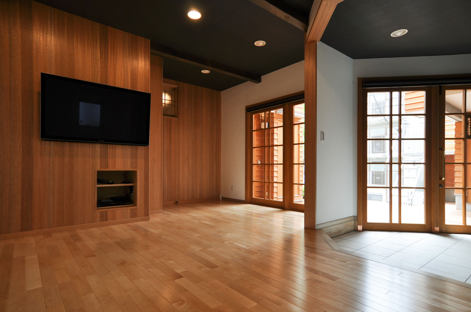 所沢の家, （株）独楽蔵 KOMAGURA （株）独楽蔵 KOMAGURA Modern living room