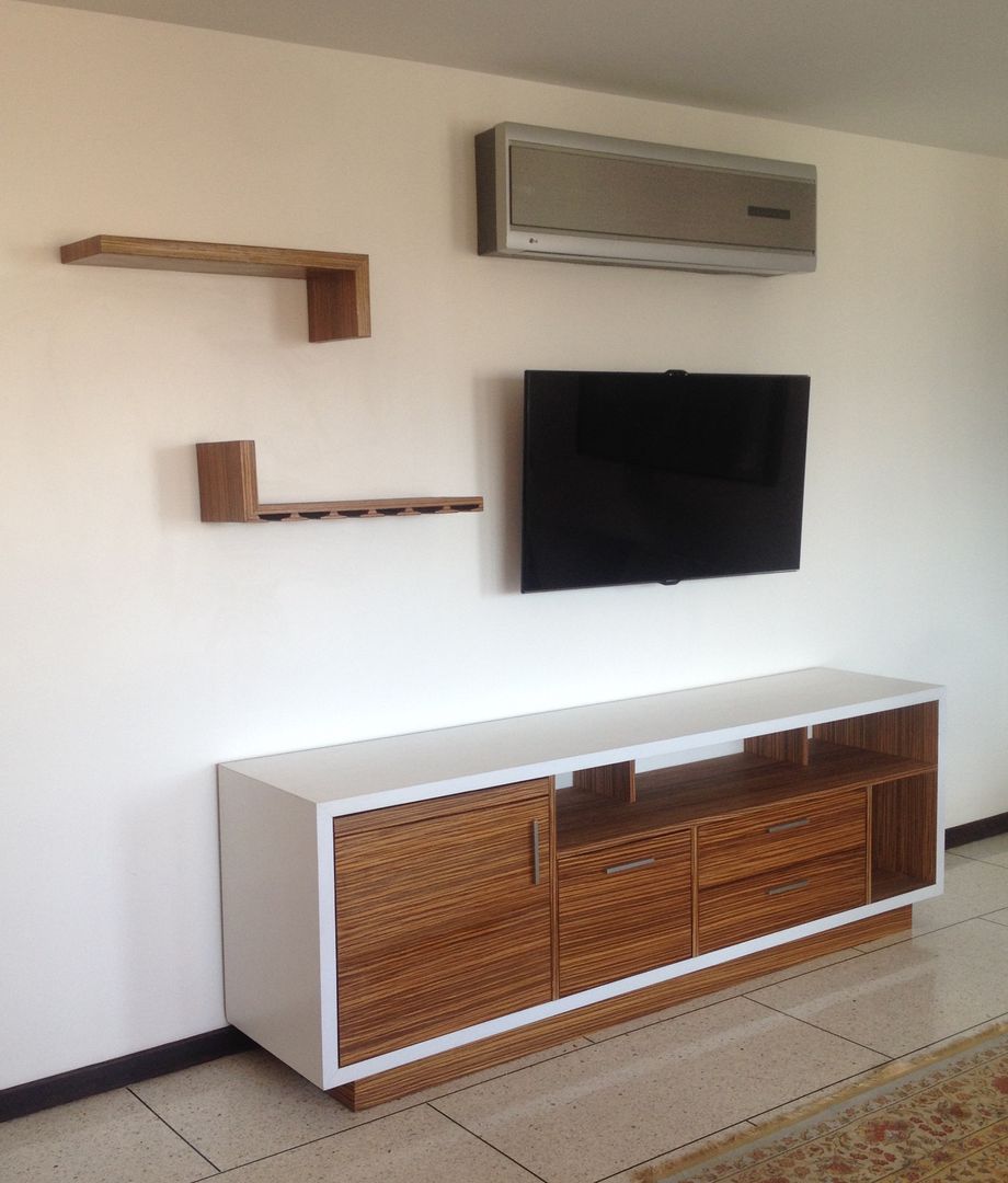 Mueble TV Multifuncional GN, Demadera Caracas Demadera Caracas ห้องทำงาน/อ่านหนังสือ ของตกแต่งและอุปกรณ์จิปาถะ