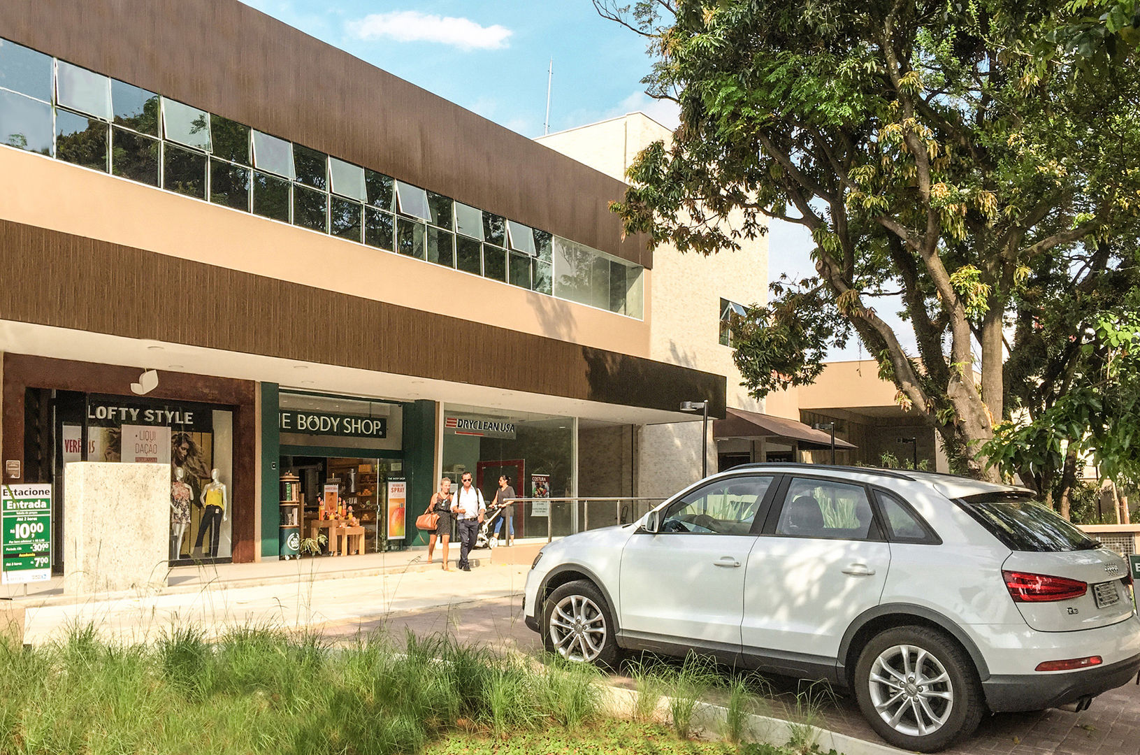 OPEN MALL VERBO DIVINO, Meio Arquitetura Meio Arquitetura Ticari alanlar Dükkânlar