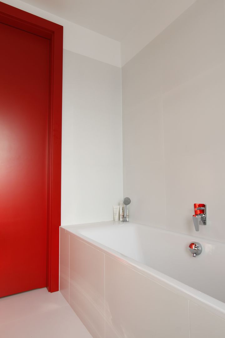 Apartament wielbicielki czerwieni, I Home Studio Barbara Godawska I Home Studio Barbara Godawska Modern bathroom