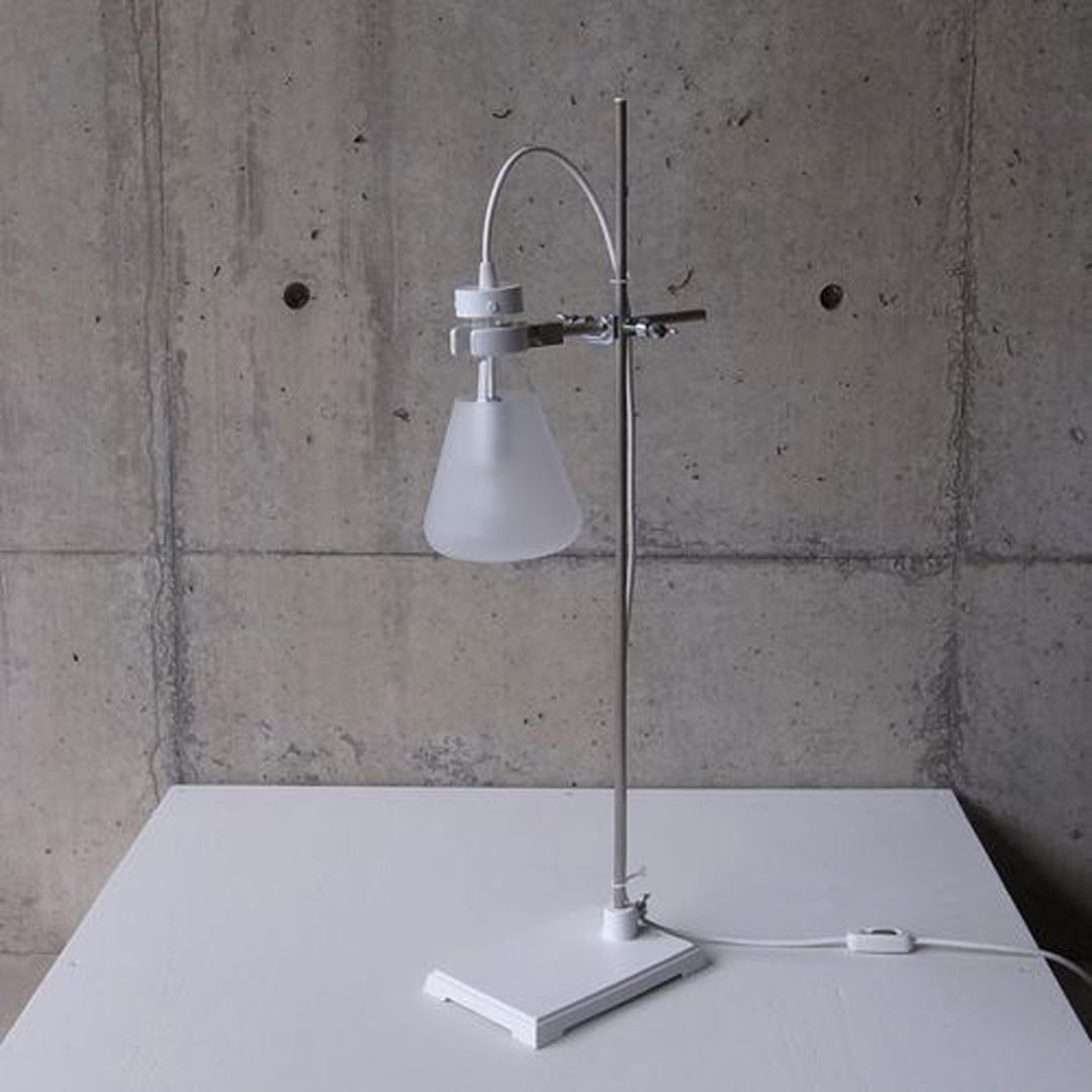 FLASK - Table Lamp, abode Co., Ltd. abode Co., Ltd. ミニマルデザインの リビング 照明