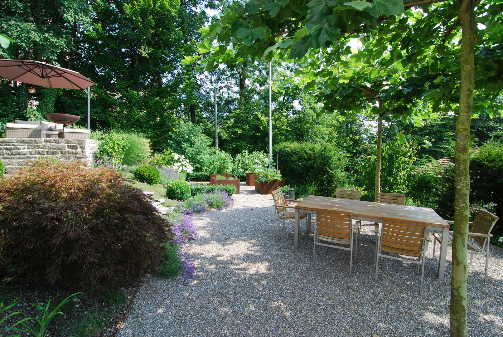 ​Ein Garten mit Geschichte, Lustenberger Schelling Landschaftsarchitektur Lustenberger Schelling Landschaftsarchitektur Jardins modernos