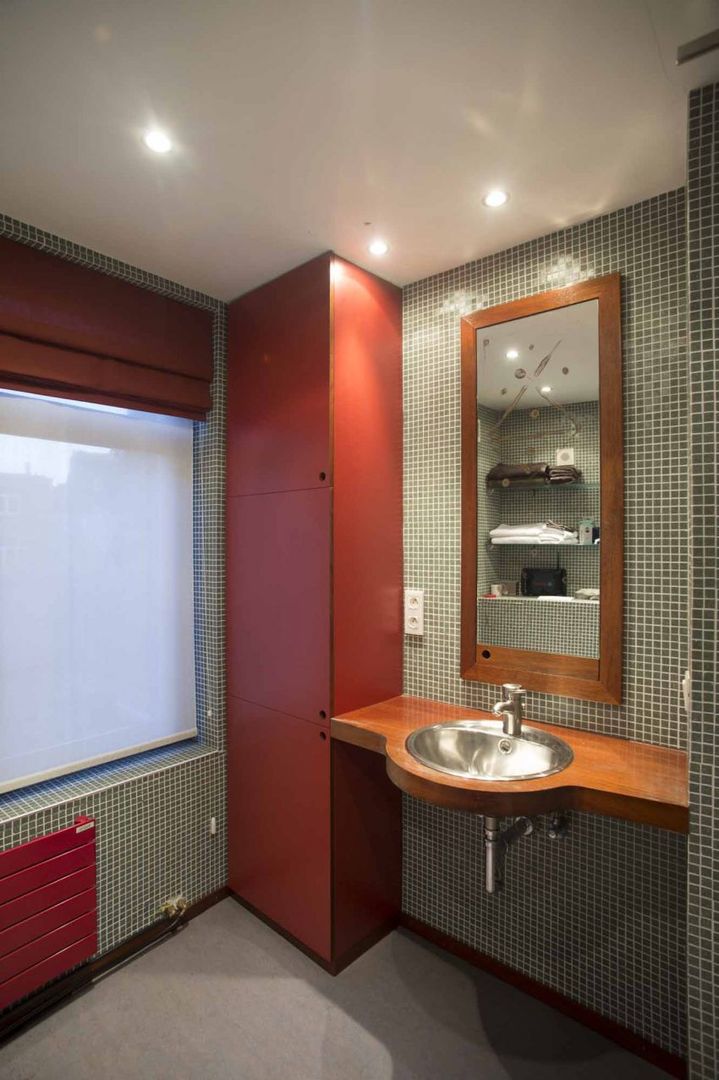 CRAPAURUE, fhw architectes sprl fhw architectes sprl Modern bathroom