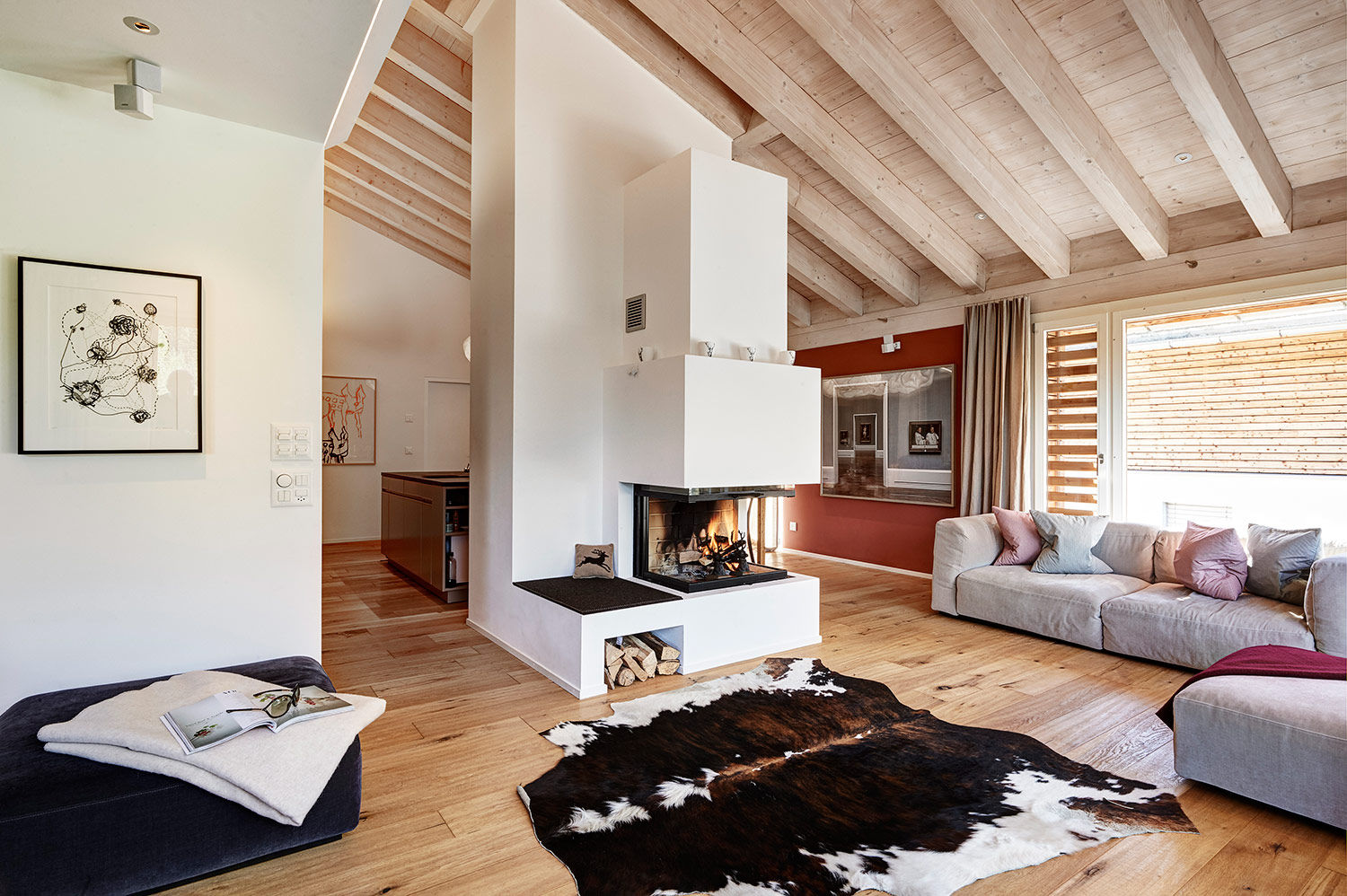 Alpine Interiors, Ross Woodhall Images Ross Woodhall Images غرفة المعيشة ديكورات واكسسوارات