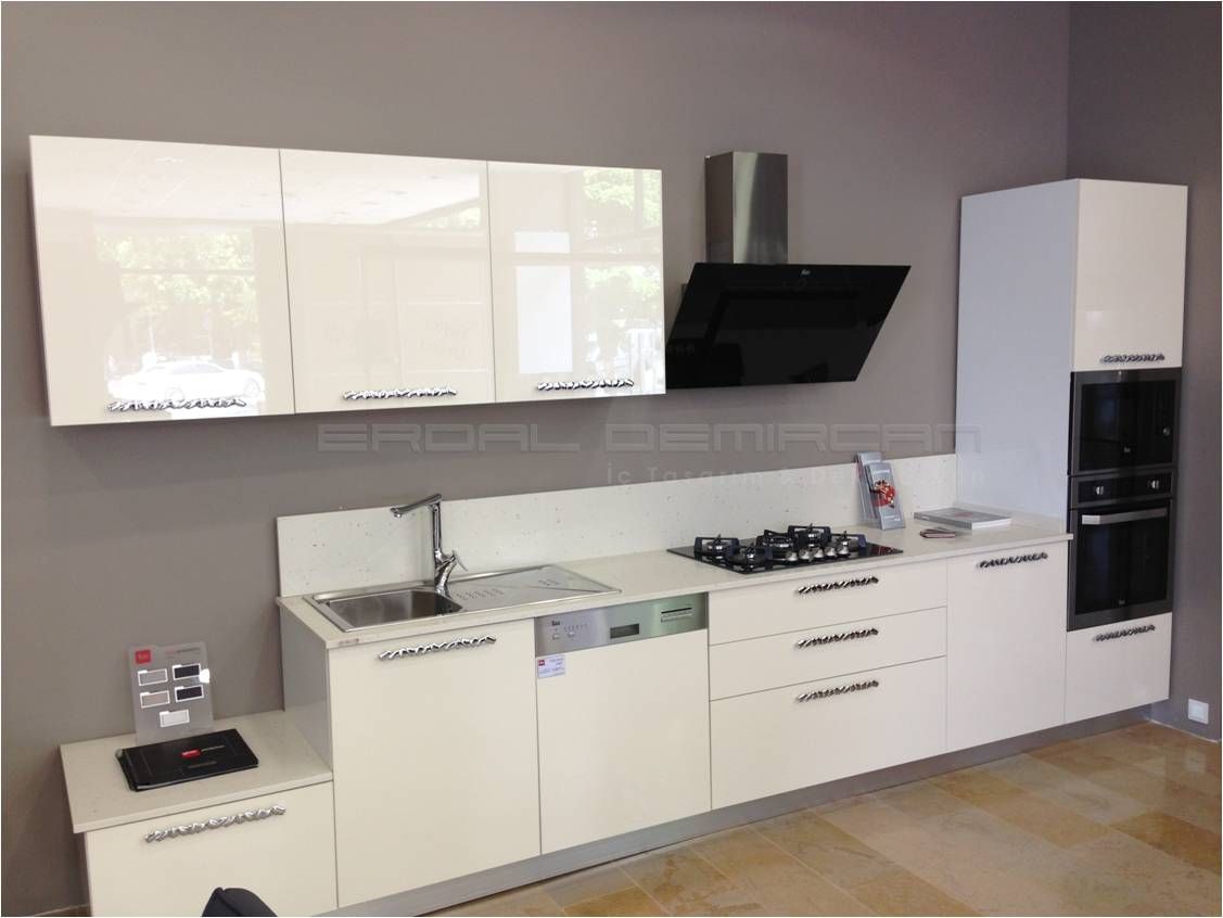 Erdal Demircan İç Tasarım ve Dekorasyon, Erdal Demircan İç Tasarım ve Dekorasyon Erdal Demircan İç Tasarım ve Dekorasyon Modern kitchen Cabinets & shelves