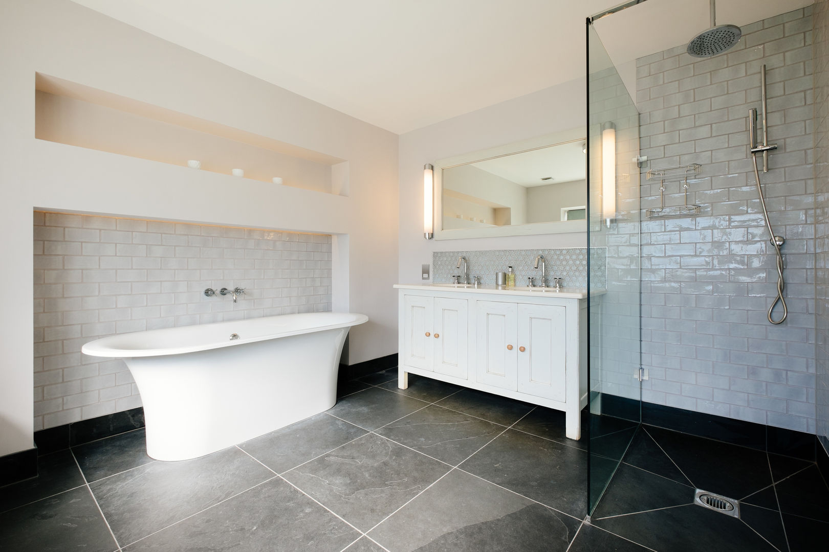 En-suite Perfect Stays Modern bathroom