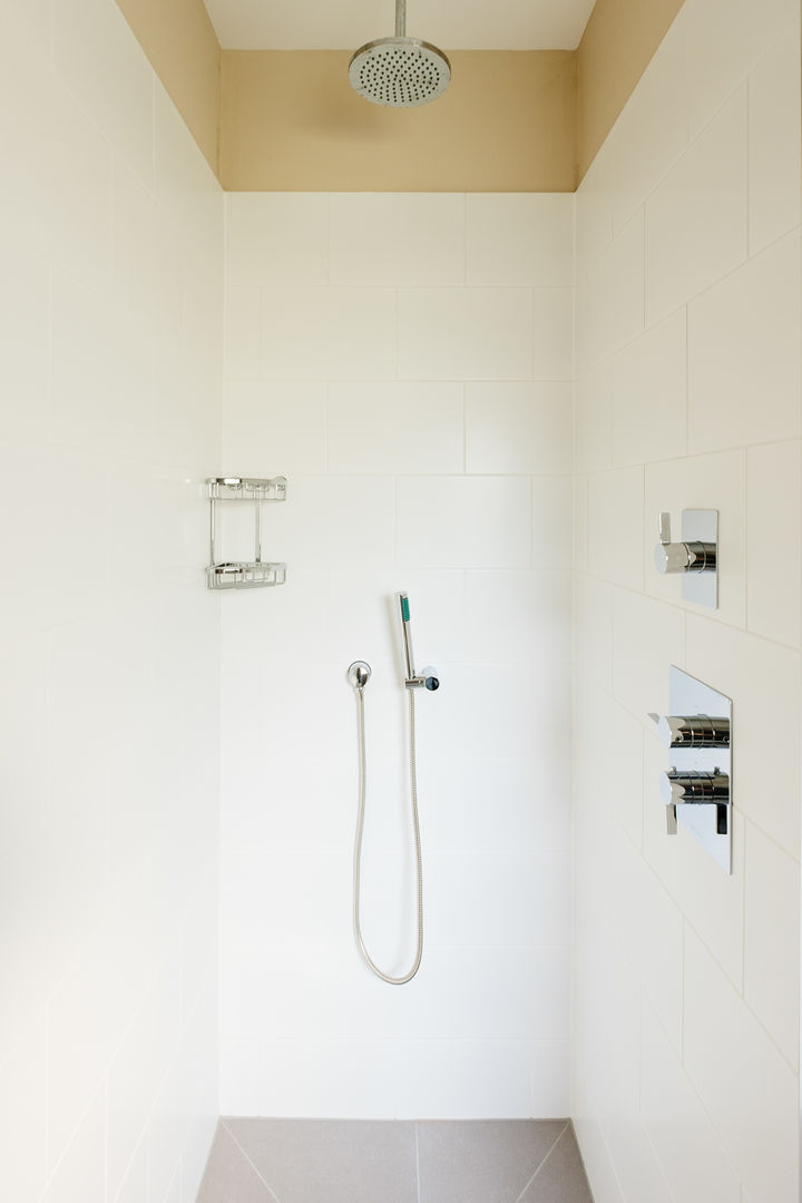 Shower room Perfect Stays Modern bathroom